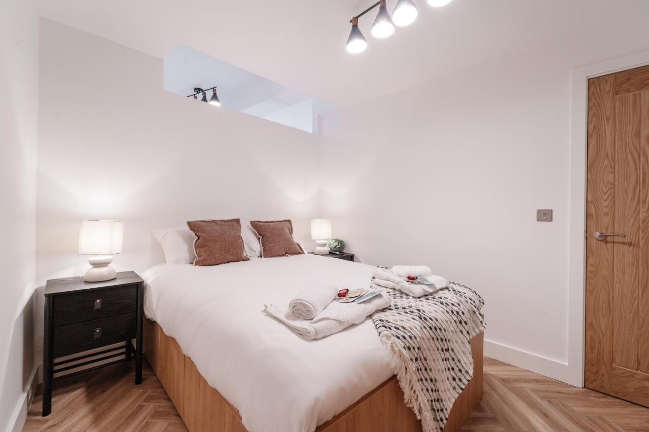 Royal House Stylish Apartments - Chester Exterior photo