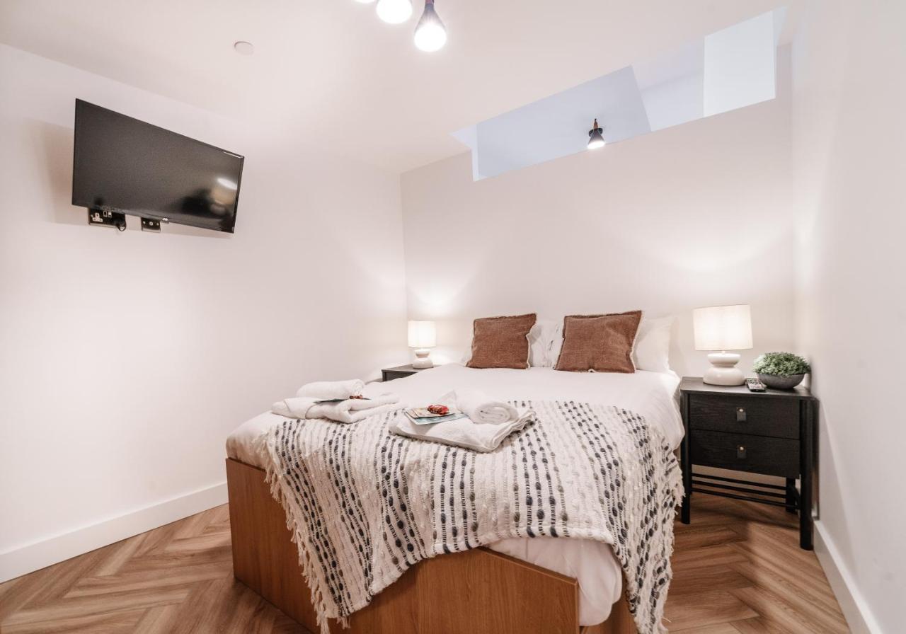 Royal House Stylish Apartments - Chester Exterior photo